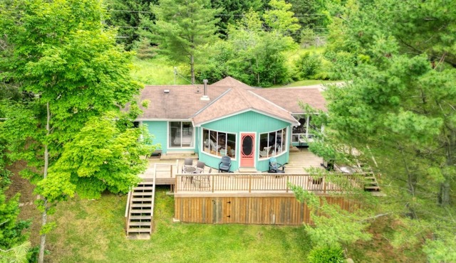 Rideau Pines | Waterfront Cottage on Big Rideau Lake