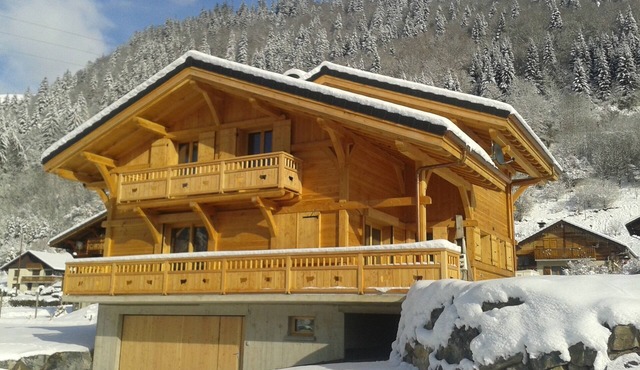 Riders Refuge's 5 bedroom Chalet Private Outdoor Hot Tub
