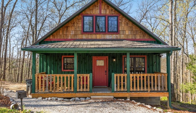 Ridge Top Cabin Retreat w/Hot Tub & Game Room