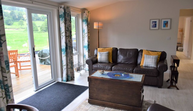 Ridge View Lodge - a lodge that sleeps 3 guests in 2 bedrooms