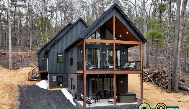 Ridge & Water | Pool table, hot tub, fire pit!