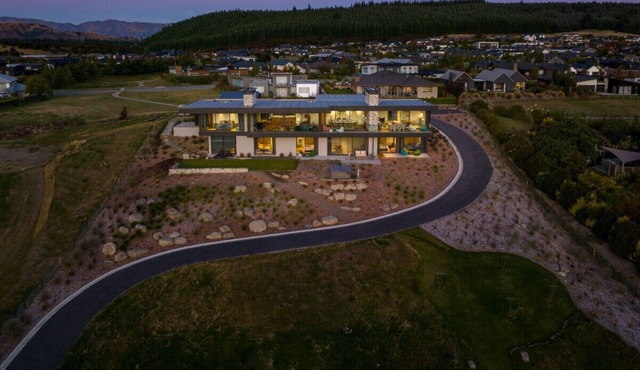 Ridgecrest | Lake Views | Sleeps 12