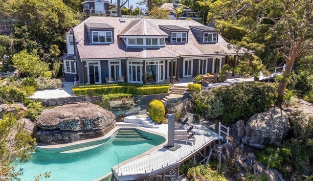 Ridgedale House – Luxurious Seaside Retreat