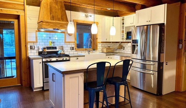 Ridgeline Retreat - Missoula Cabin - Entire Home