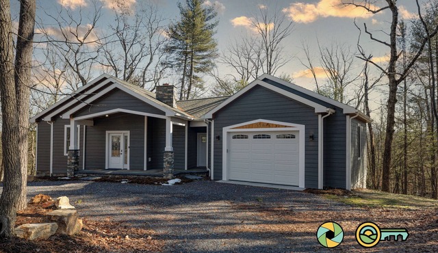 Ridgeline Retreat | Craftsman bungalow luxury!