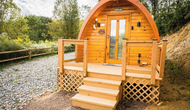 Ridgetop Retreat Cabin at Highland Hideaways - Arcade & Drive-in Theater