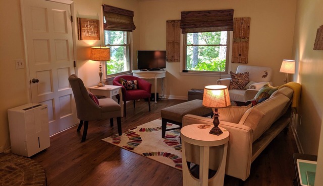 Ridgetop Retreat! 16 miles from Nashville. Quiet property on a dead end street.