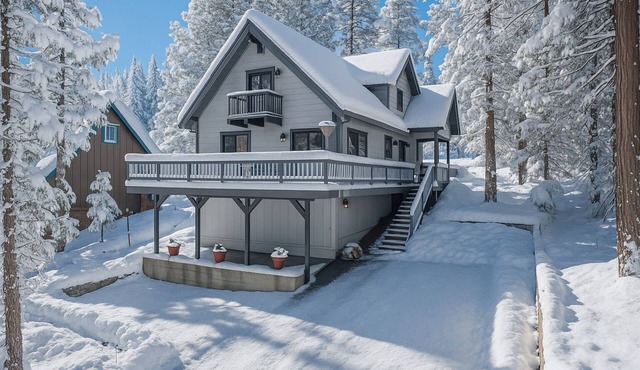 Ridgeview Retreat ~ Where Location Meets Comfort (AC!)