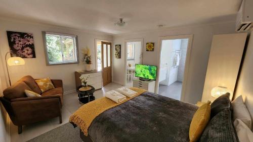 Riesling Trail & Clare Valley Cottages