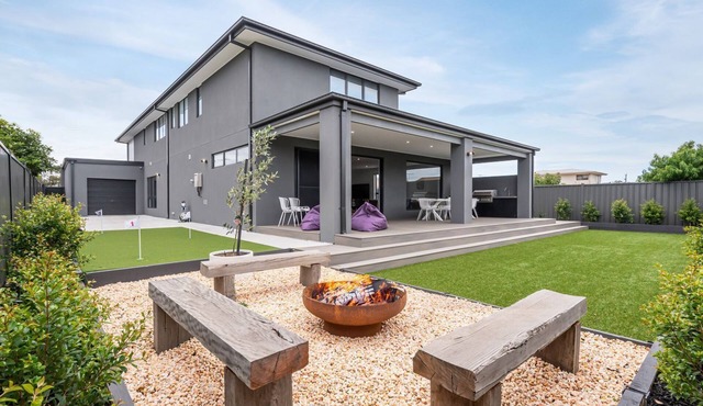 Rigby Retreat at St Leonards