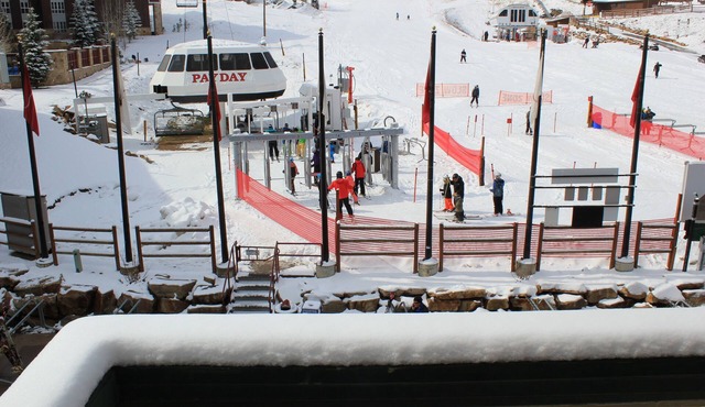 Right next to Payday Lift @Resort Base - 25yd walk. BEST LOCATION Ski in/Ski out