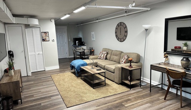 Right next to the L&N Cardinal football stadium 5 min walk to Churchill Downs