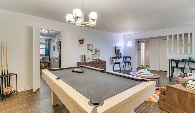 Right Off Route 66: Retro Vinita Home w/Game Room