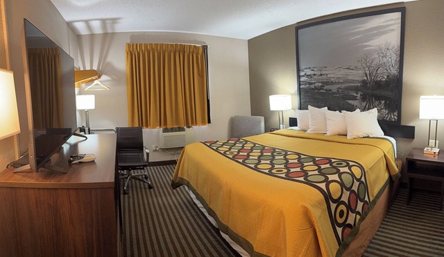Right off the Interstate, American style Restaurant/Bar Next door & Great Rates!