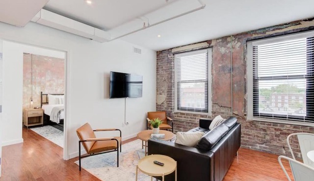 Right on Main St with Historic Vibe!