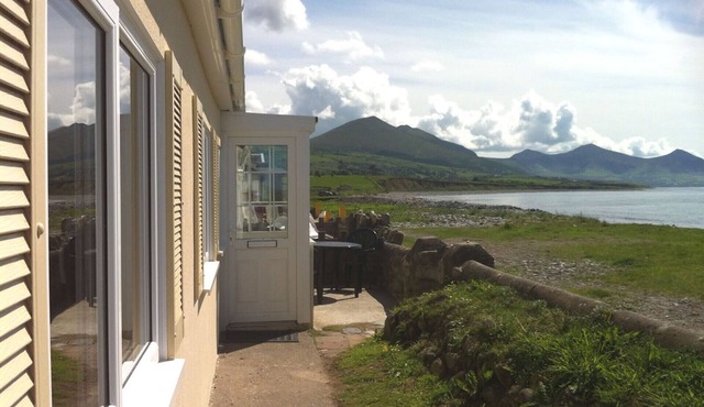 RIGHT ON THE BEACH !