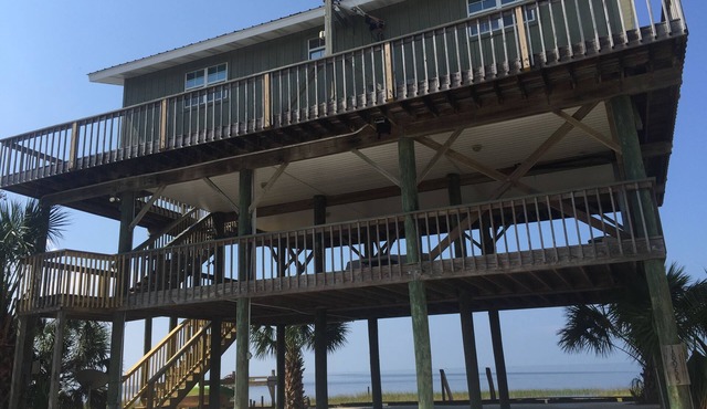 Right on the Gulf! Scalloping season. Ready for you!