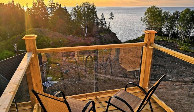 Right on the SEA | ENVIRONMENTALLY FRIENDLY | Sea + Mountains | Honeymoon Suite