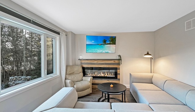 Right on the water - swim, kayak, fish and relax