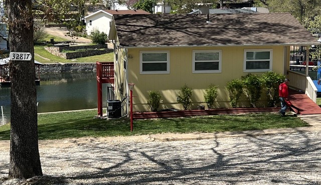 Right on the Water w/Own Dock, Pet Friendly Flat Lot, Wheel Chair accessible!