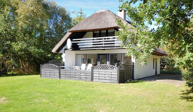 "Rigitte" - 1.5km from the sea by Interhome