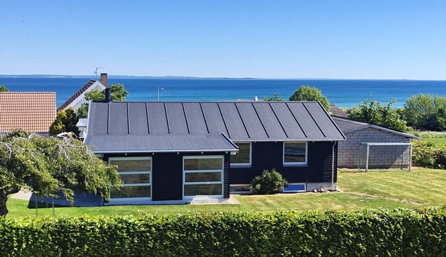 "Rikulf" - 150m from the sea by Interhome