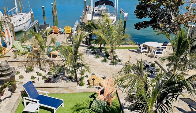 Riley's Retreat, 1 Bedroom Waterfront with Private Boat Dock and Beach Access