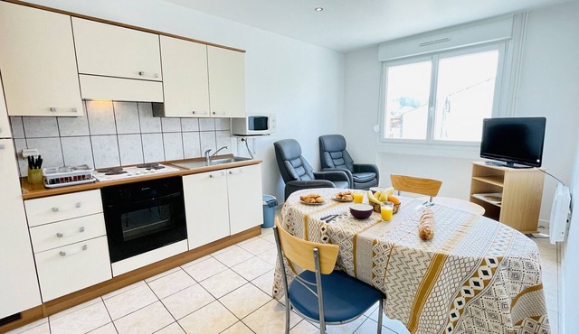 Rimbaud: Apartment 300 metres from the thermal baths (public parking)