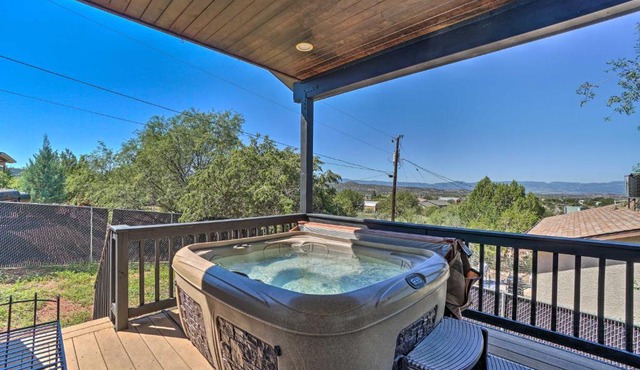 Rimrock Getaway Private Hot Tub and Mtn Views!