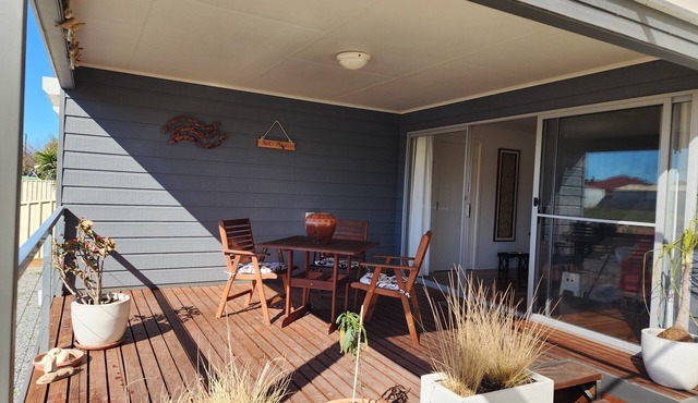 Rinky Dink's Retreat @ the gorgeous sea side town of Wallaroo, Copper Coast S.A
