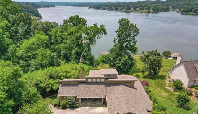 Rio Lakehouse. Sleeps 12!