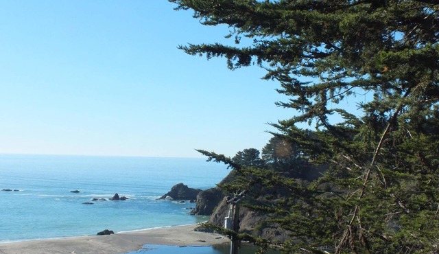 Rio Luna - Where the Majestic Navarro River Meets the Rugged Pacific Ocean