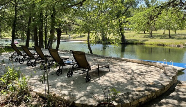 Rio Tiempo - Beautiful Riverfront Cottage in Hunt, Texas