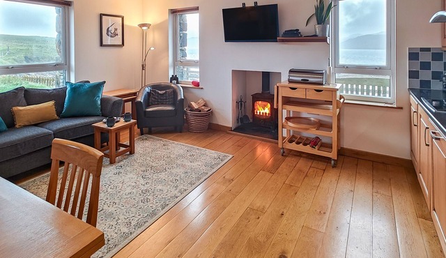 Riof Ocean Cottage - Two Bedroom House, Sleeps 4