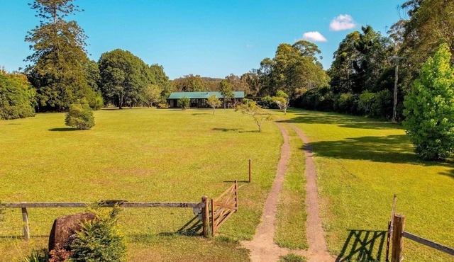 Rippa's Rest Crescent Head