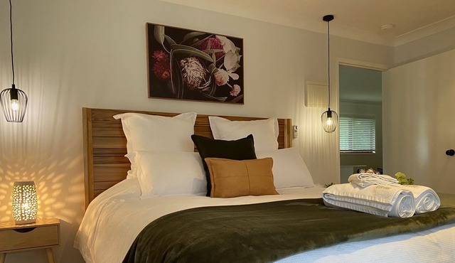 Ripples on the Creek - 'Silky Oak' Creekside Cabin