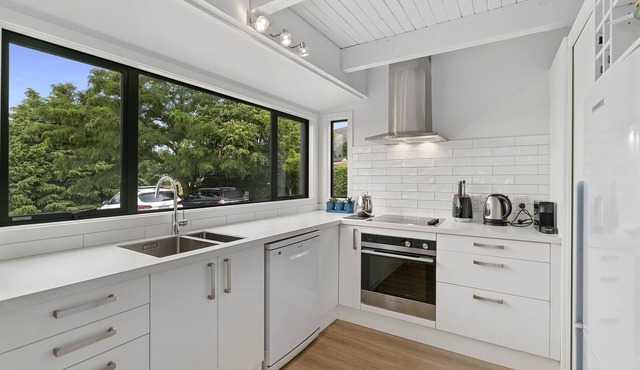 Rippon Lea - Wanaka - Relax and unwind, or set out on an adventure