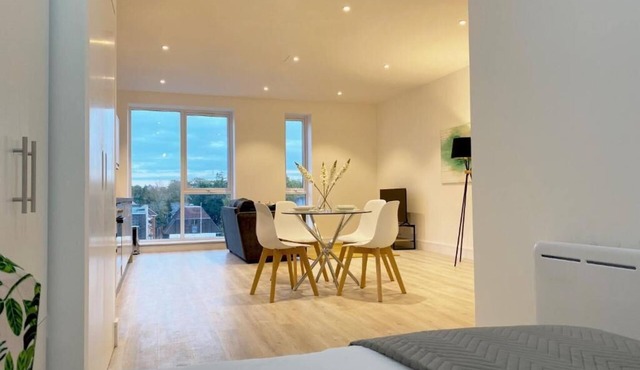 Rise @ Fleet Heights - Apartment Nine