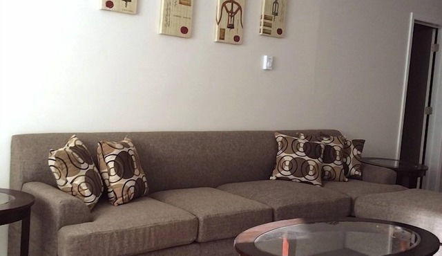 Rising Rose- Private Unit & Entry/Patio, Wifi, A/C, Smart TV, ADA Accessible