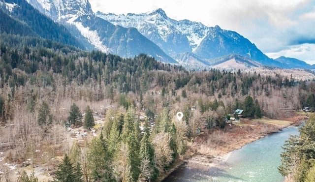 Rising Sun Retreat- peaceful riverfront views spa