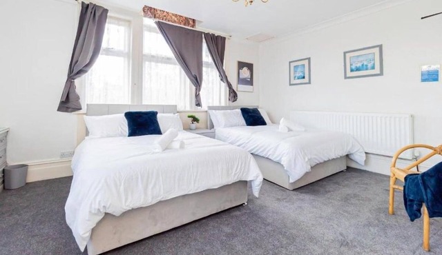 Rising Sun Room 1 | Double + Single with En-suite