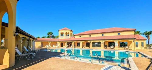 Rising Sun Stunning Oceanfront Ocean View Villa! 3 Beautiful Resort Pools! Beach Front!