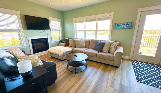 Rising Tides oceanfront home with hot tub/sauna/kayaks