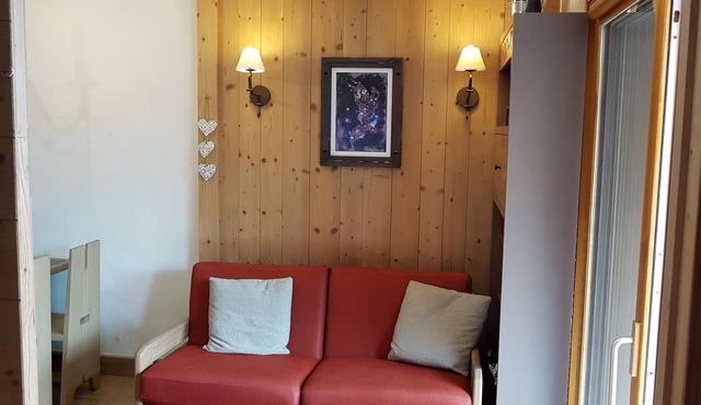 Risoul apartment T2 4 sleeps Antarès departure and return ski-in ski-out