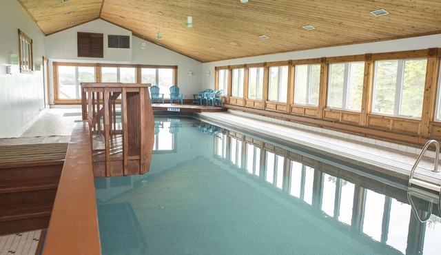 Rita's Retreat: Rita Suite ~ Indoor Saltwater Pool ~ with Lake View!