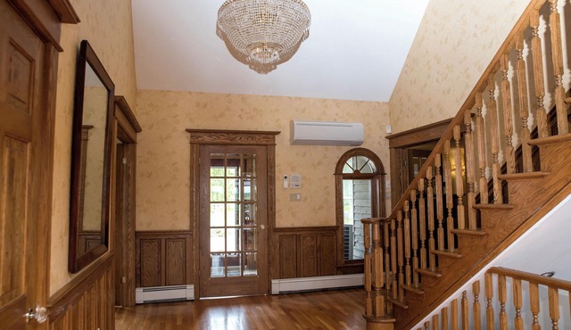 Rita’s Retreat Main House ~ Indoor Saltwater Pool ~ with Lake View!