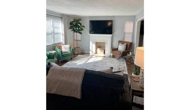 Ritter Park Flats. Convenient and spacious!