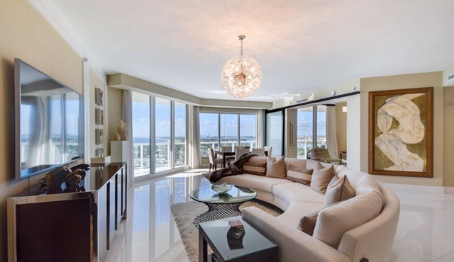 Ritz multi mil 17 flr lux priv beach access ocean view restaurant 2 pool 2 spas