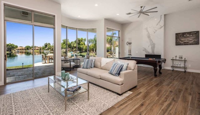 RitzWatersEdge Home, Heated Pool included in price