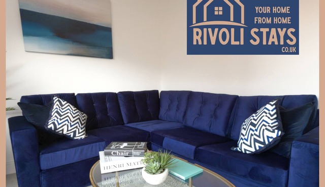 Rivoli Brook, Modern 3-Bed Home | Family & Contractor Stay